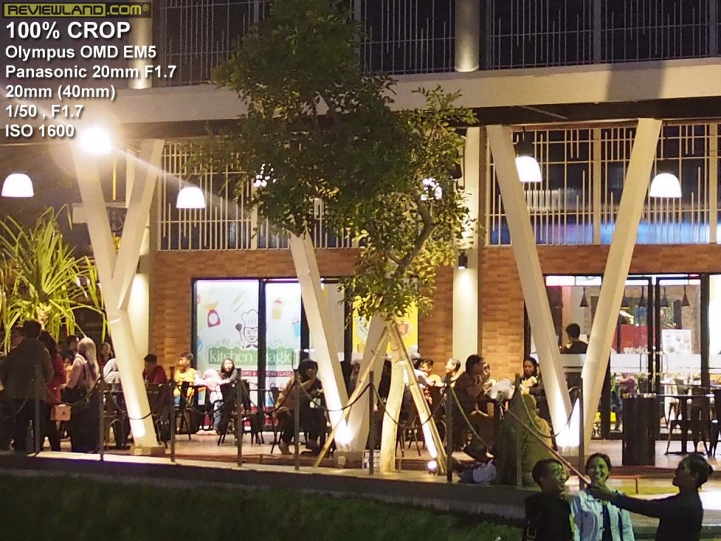 camera-panasonic20-lowlight2crop